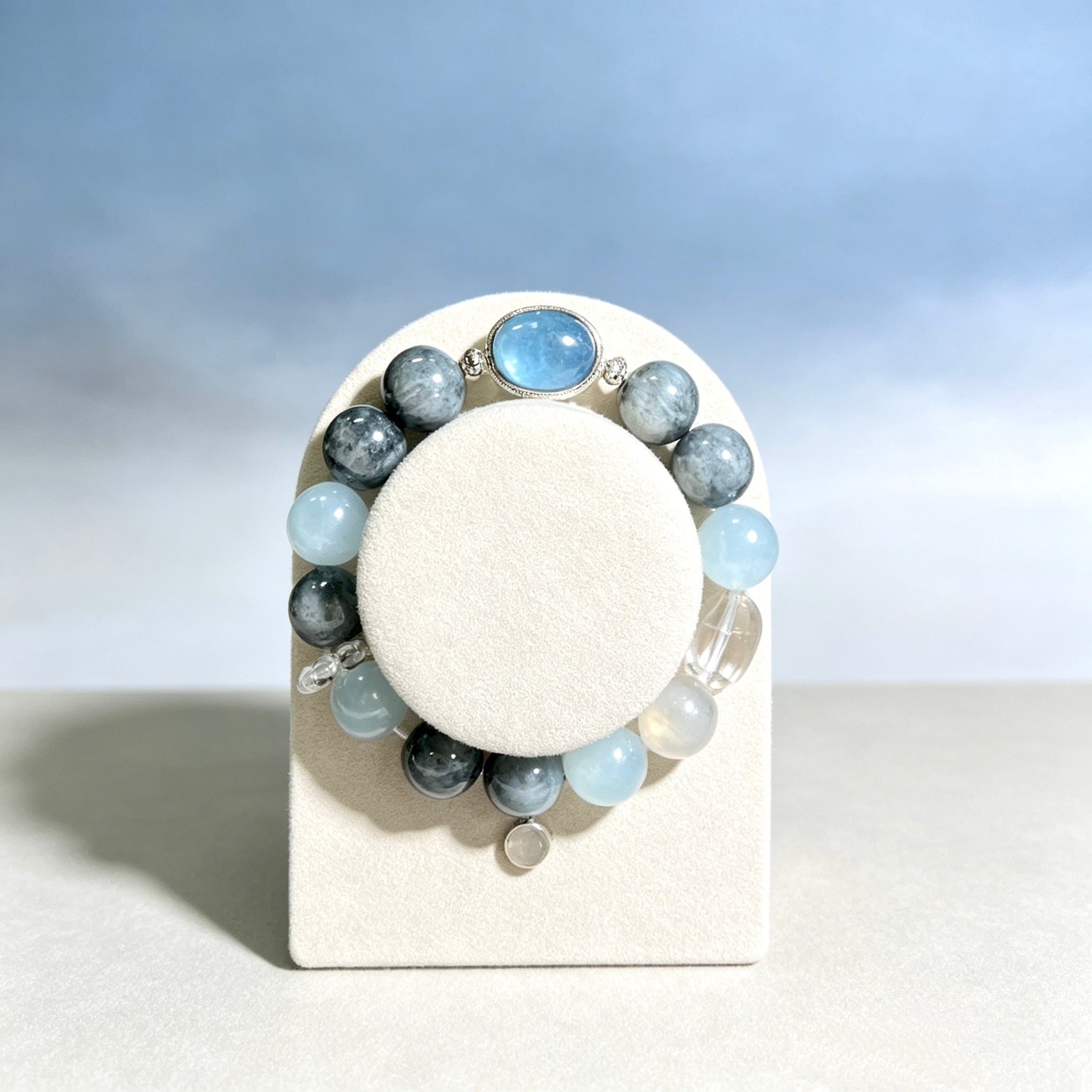 Natural Aquamarine Healing Crystal Pet Owner Beaded Necklace Set – Featuring a Gray Cloudstone Emotional Soothing Chain with an Oval Aquamarine Pendant. Adjustable and Customizable Design to Help Alleviate Separation Anxiety.