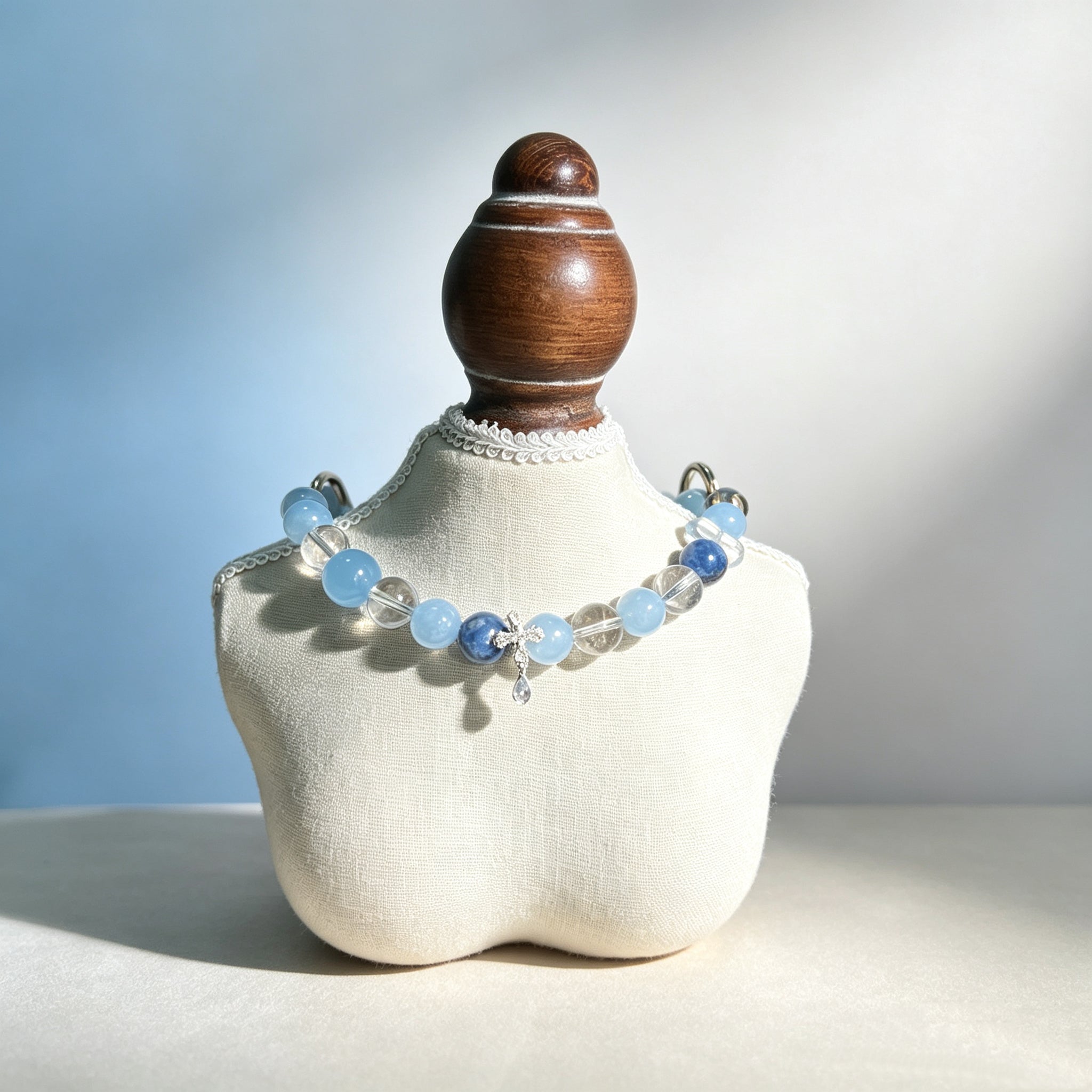 Natural Aquamarine Healing Crystal Pet Collar, Cool-Toned Beaded Necklace with Silver Cross Pendant, Adjustable Leather Collar for Dogs and Cats, Customizable Size, Soothes Anxiety and Calms Agitation