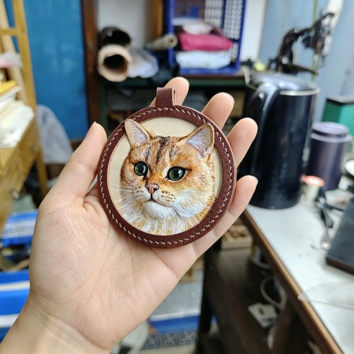 Luxury Hand-Carved Leather Pet Keychain – Unique Pet Portrait Memorial with Name Engraving on Back, Ideal Gift for Pet Parents