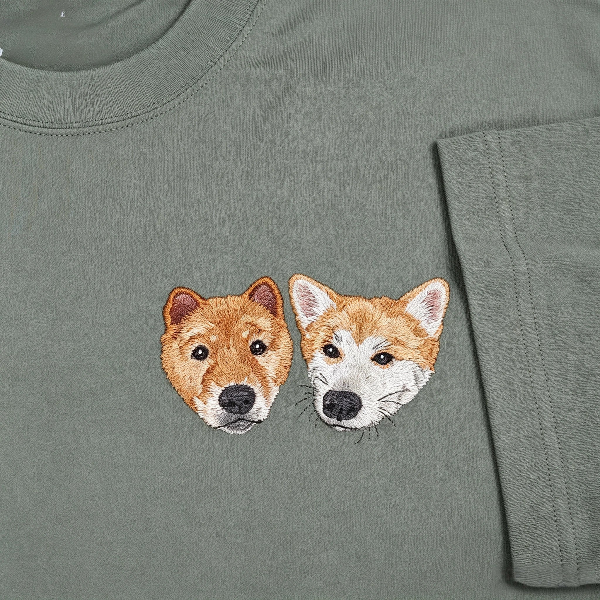 Drop shoulder T-shirt：Heartfelt Pure Cotton Short-Sleeve T-Shirt with Custom Pet Embroidery. Featuring exquisite, hand-stitched pet portraits, this is the perfect birthday or holiday gift for any pet lover.