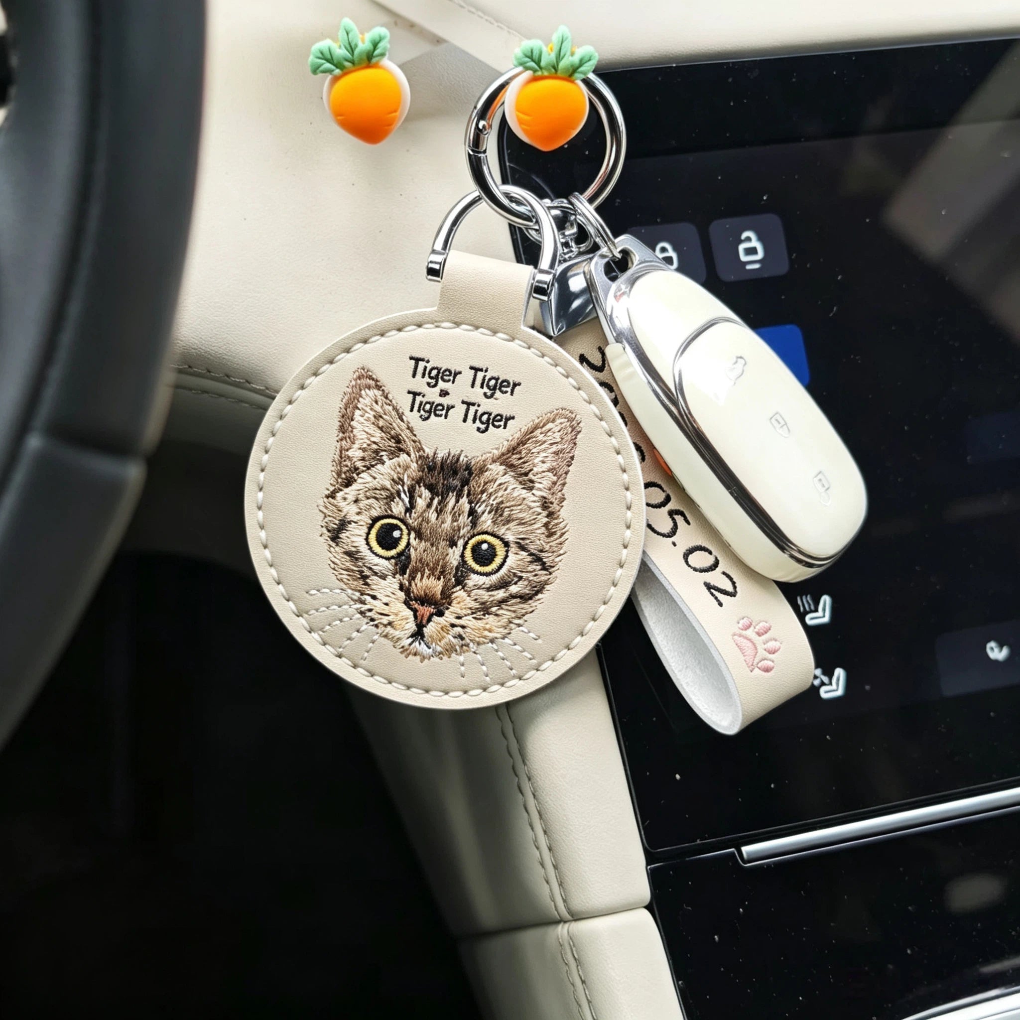 Custom pet felt & leather keychains – simply upload a photo of your furry friend to create a one-of-a-kind keepsake. The most heartfelt personalized gift for any pet parent!